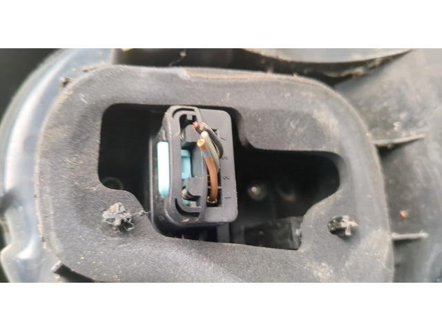 Задний фонарь 5M0945095S