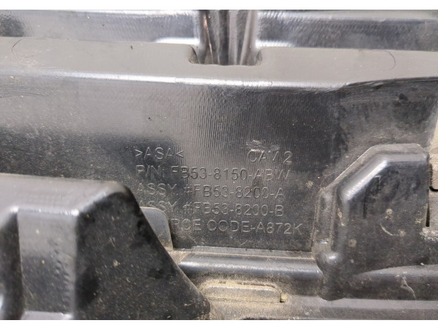 Решетка радиатора  Ford Explorer 2015-2019          FB5Z8200AC