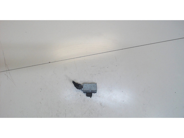 Блок реле Lexus LS430 UCF30 2000-2006 8262050070 4.3