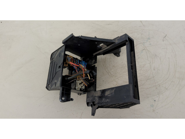 Блок реле Volkswagen Caddy 2010-2015