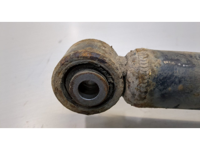 Стойка амортизатора Mitsubishi Pajero / Montero 2000-2006