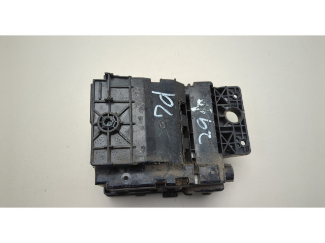 Блок предохранителей  Infiniti QX56 2004-2010      243827S110   