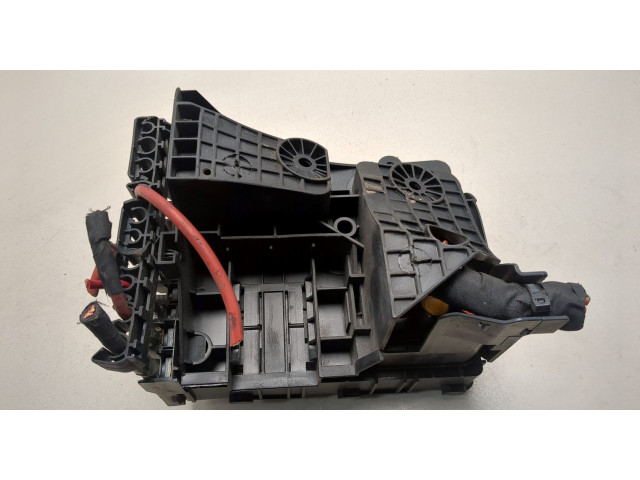 Блок предохранителей Volkswagen Golf 6 2009-2012 1K0937132F