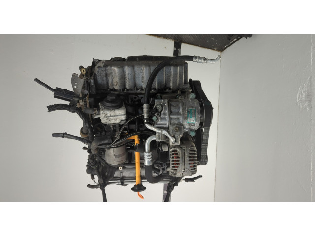 Форсунка топливная Volkswagen Golf 5 2003-2009 038130073BR