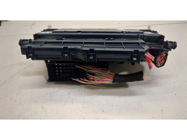 Блок предохранителей  BMW X3 E83 2004-2010      8364540   