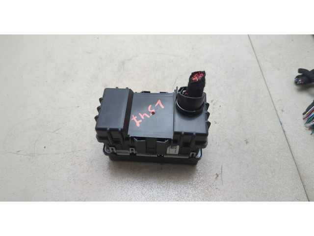 Блок предохранителей GMC Terrain 2017-2024 35048788