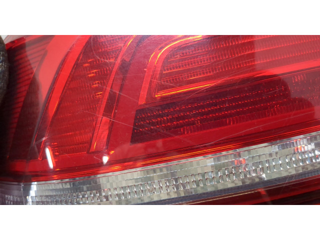 Задний фонарь          