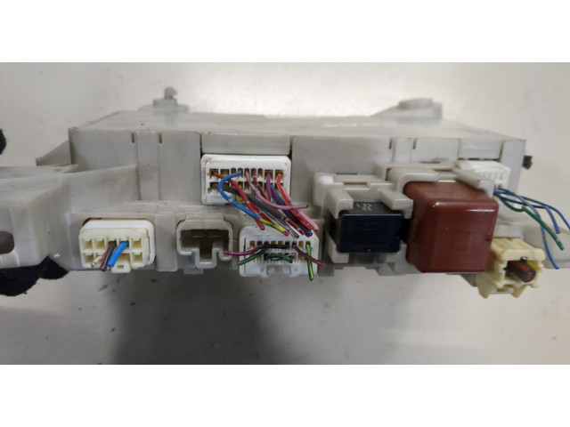 Блок предохранителей  Lexus LS430 UCF30 2000-2006      8273050091     4.3