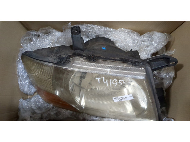 Фара передняя Mitsubishi Pajero / Montero 2000-2006 правая