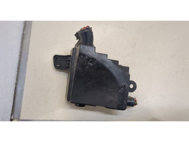 Блок предохранителей Mitsubishi Space Wagon 1999-2004