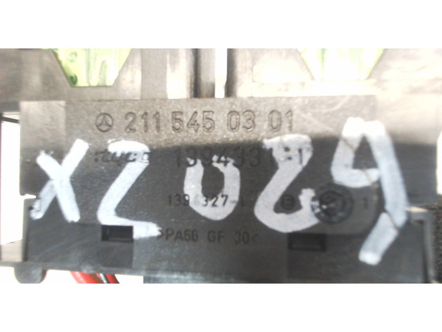 Блок предохранителей  Mercedes E W211 2002-2009      2115450301     3