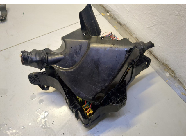 Блок предохранителей KIA K5 2019-2025