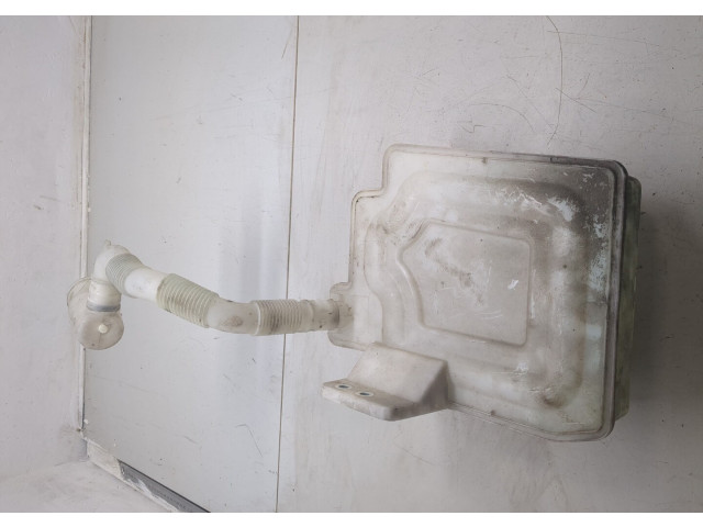 Бачок омывателя Volkswagen Golf 5 2003-2009