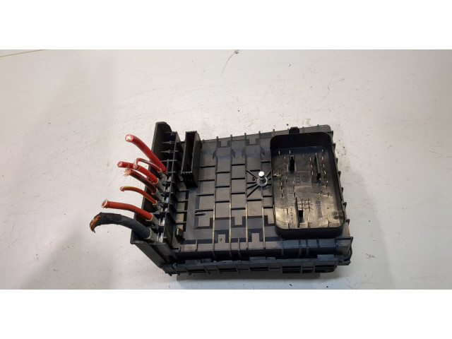 Блок предохранителей  Skoda Yeti 2013-2018      1K0937125D   