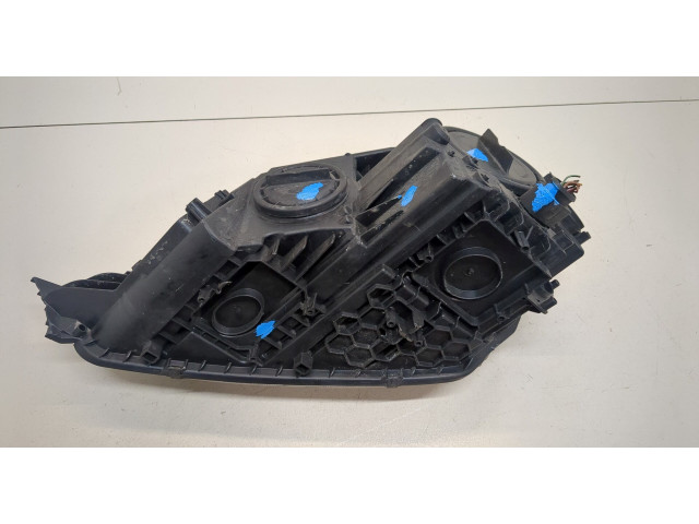 Фара передняя Skoda Yeti 2013-2018 правая