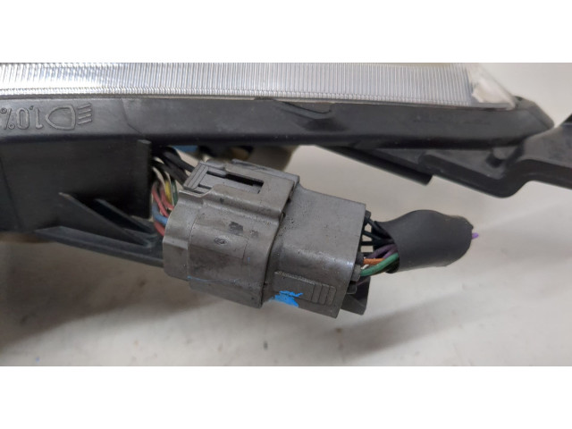 Фара передняя Mazda 3 (BL) 2009-2013 правая