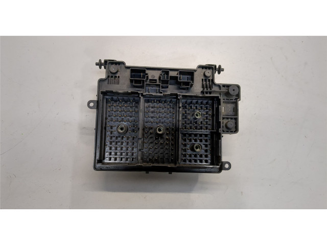 Блок предохранителей  Chevrolet Tahoe 1999-2006      12193645    5.3