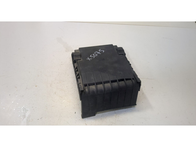 Крышка блока предохранителей Skoda SuperB 2008-2015 1K0937132F