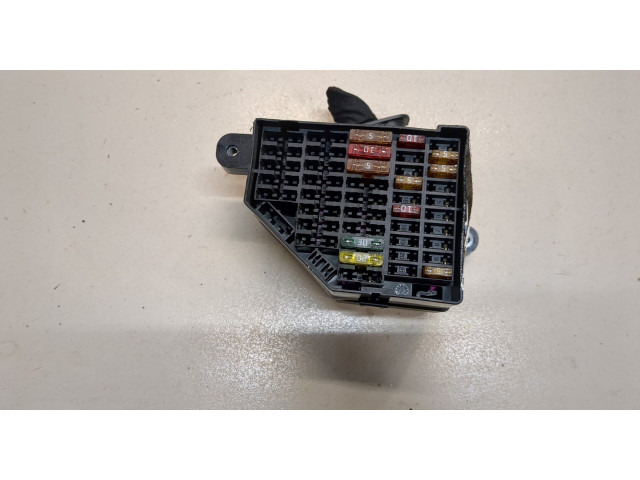 Блок предохранителей  Volkswagen Passat 6 2005-2010         