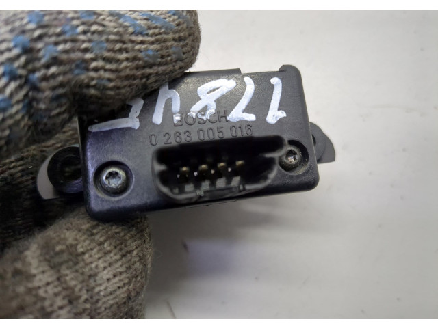 Дисплей бортового компьютера  Cadillac Escalade 2 2001-2006 15766504       