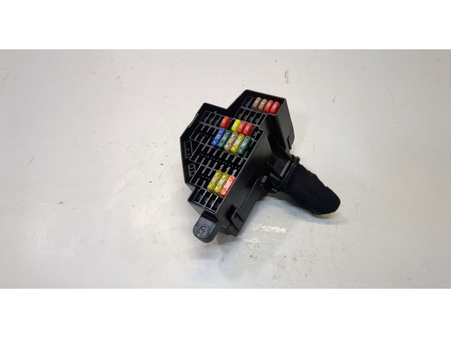 Блок предохранителей  Volkswagen Golf 6 2009-2012         