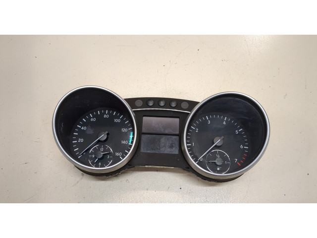 Панель приборов  Mercedes GL X164 2006-2012            