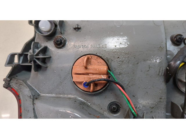 Задний фонарь          