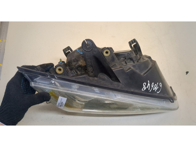 Фара передняя  Ford Focus 2 2005-2008 правая 