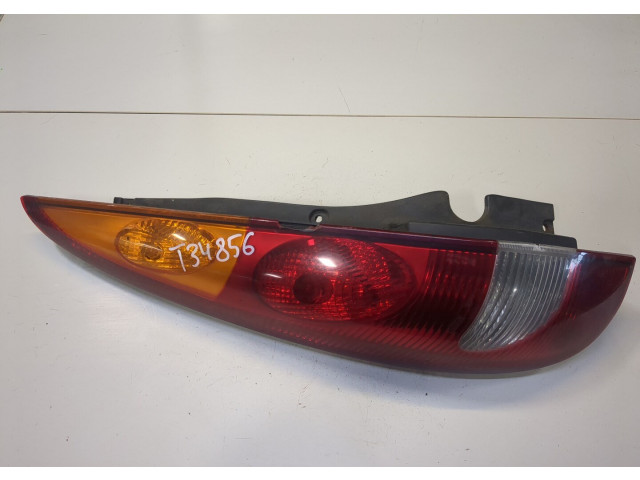 Задний фонарь Nissan Almera Tino