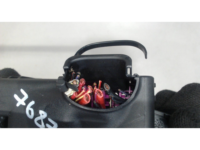 Блок предохранителей Volkswagen Jetta 5 2004-2010 1K941824 2