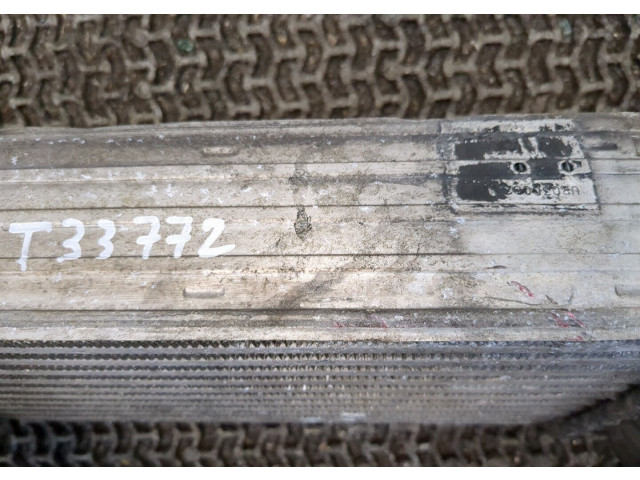 Интеркулер  Peugeot 5008 2009-2016 2.0  9673015780    