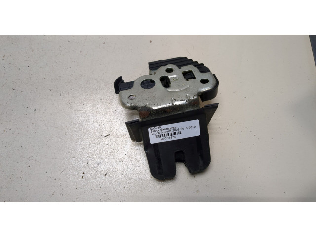 Замок багажника  Skoda SuperB 2008-2015       