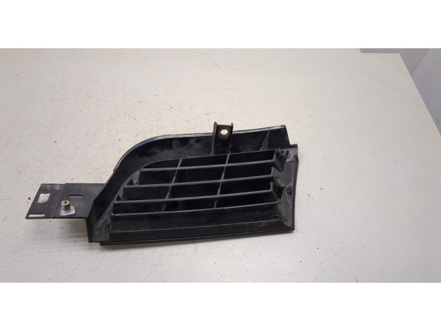 Решетка радиатора  Mitsubishi Carisma          