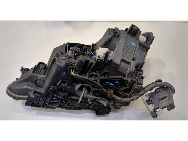 Фара передняя Lexus IS 2005-2013 правая