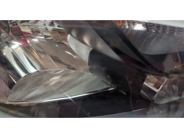 Фара передняя Volkswagen Caddy 2004-2015 правая