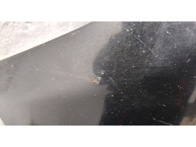 Решетка радиатора  Volvo S40 / V40 1995-2004          