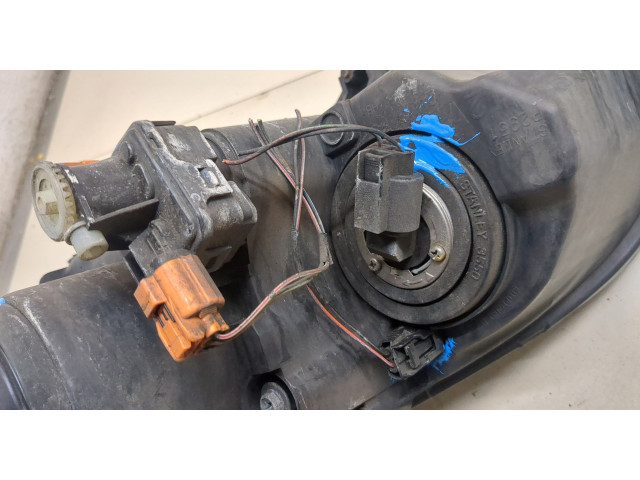 Фара передняя  Mazda 3 (BK) 2003-2009 правая 