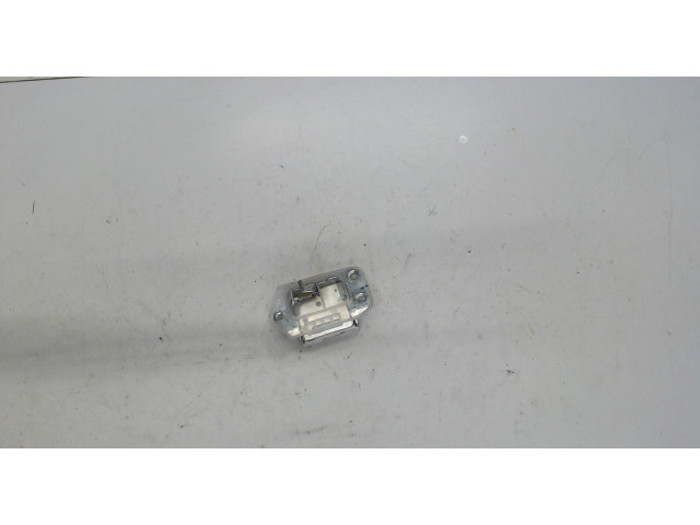 Замок багажника  Suzuki Alto 2009-       