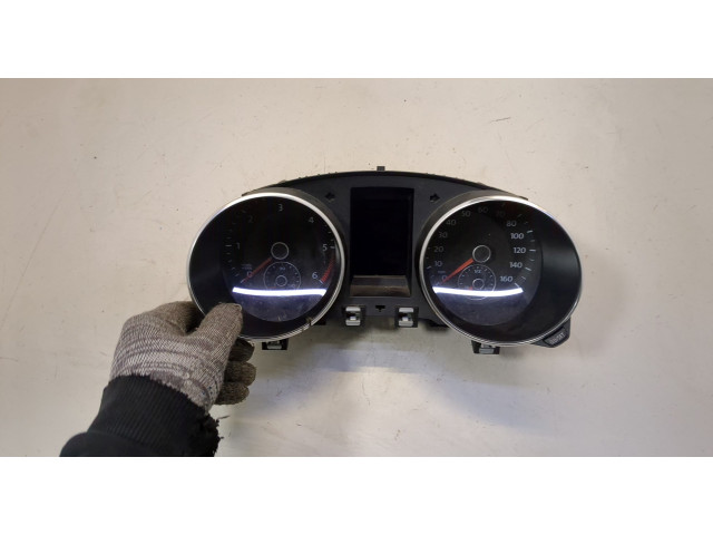 Панель приборов  Volkswagen Golf 6 2009-2012            