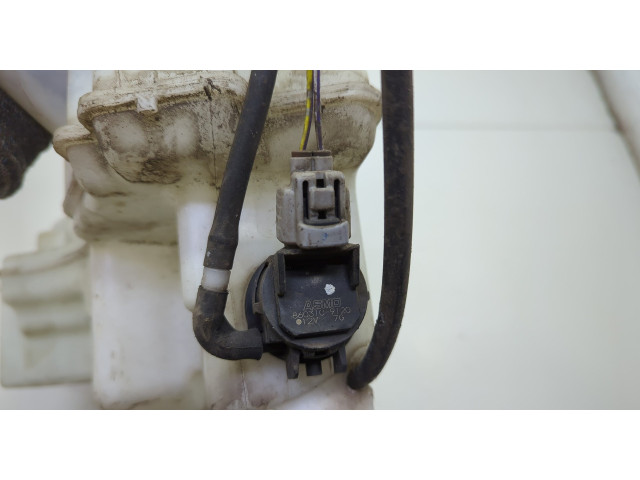 Бачок омывателя  Mazda 3 (BK) 2003-2009    