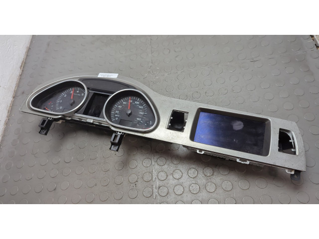 Панель приборов Audi Q7 2005-2015