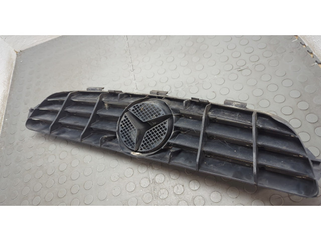 Решетка радиатора  Mercedes CLK W209 2002-2010          A2098800123