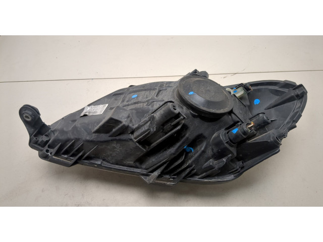 Фара передняя  Skoda Fabia 2007-2014 правая 