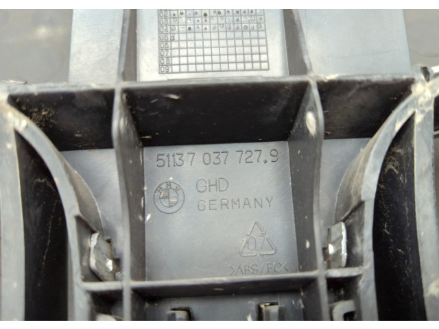 Решетка радиатора  BMW 7 E65 2001-2008          51137037727, 7037727