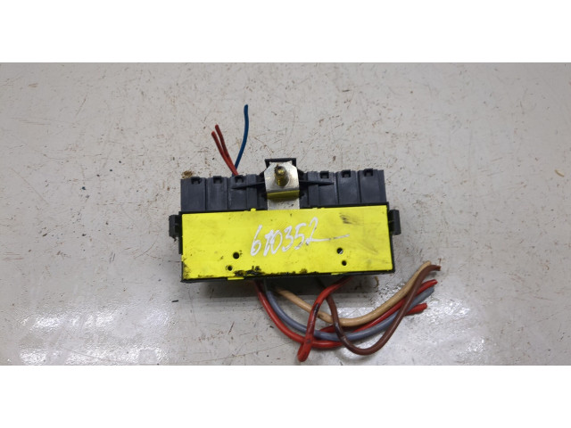 Блок предохранителей  Citroen C4 2004-2010         