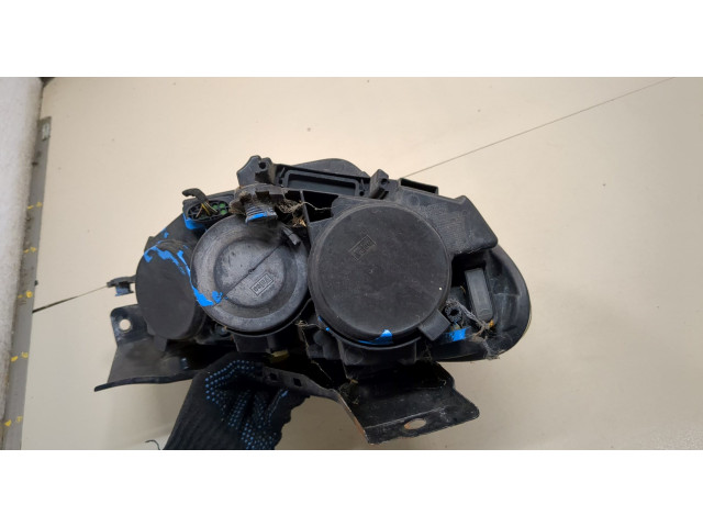 Фара передняя Volkswagen Scirocco 2008- левая