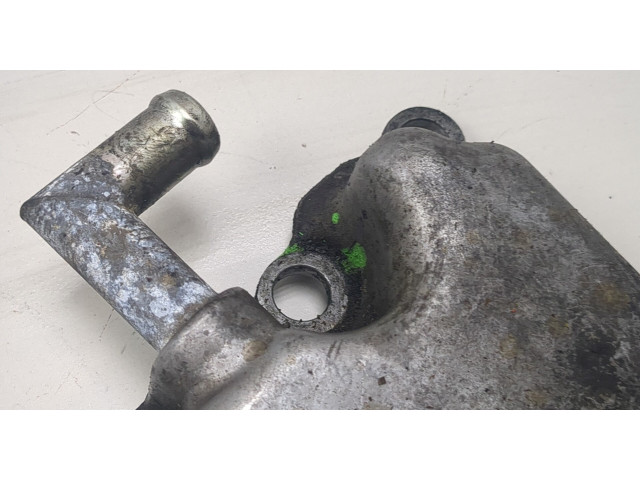 Клапанная крышка двигателя ДВС Nissan Almera Tino 2.2