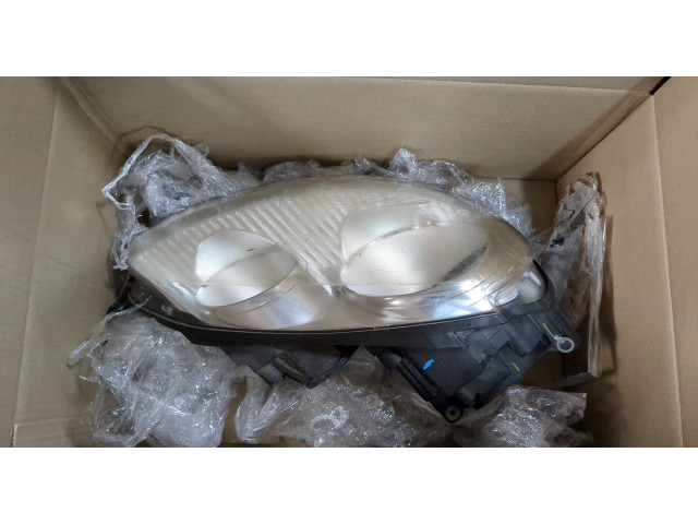 Фара передняя  Volkswagen Golf 5 2003-2009 правая 