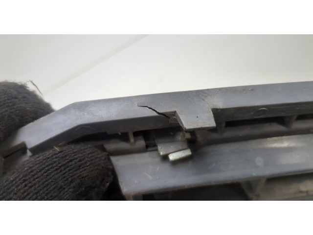 Решетка радиатора  Mercedes C W204 2006-2015          A2048801283