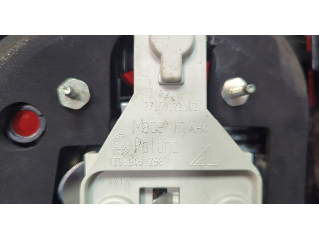 Задний фонарь